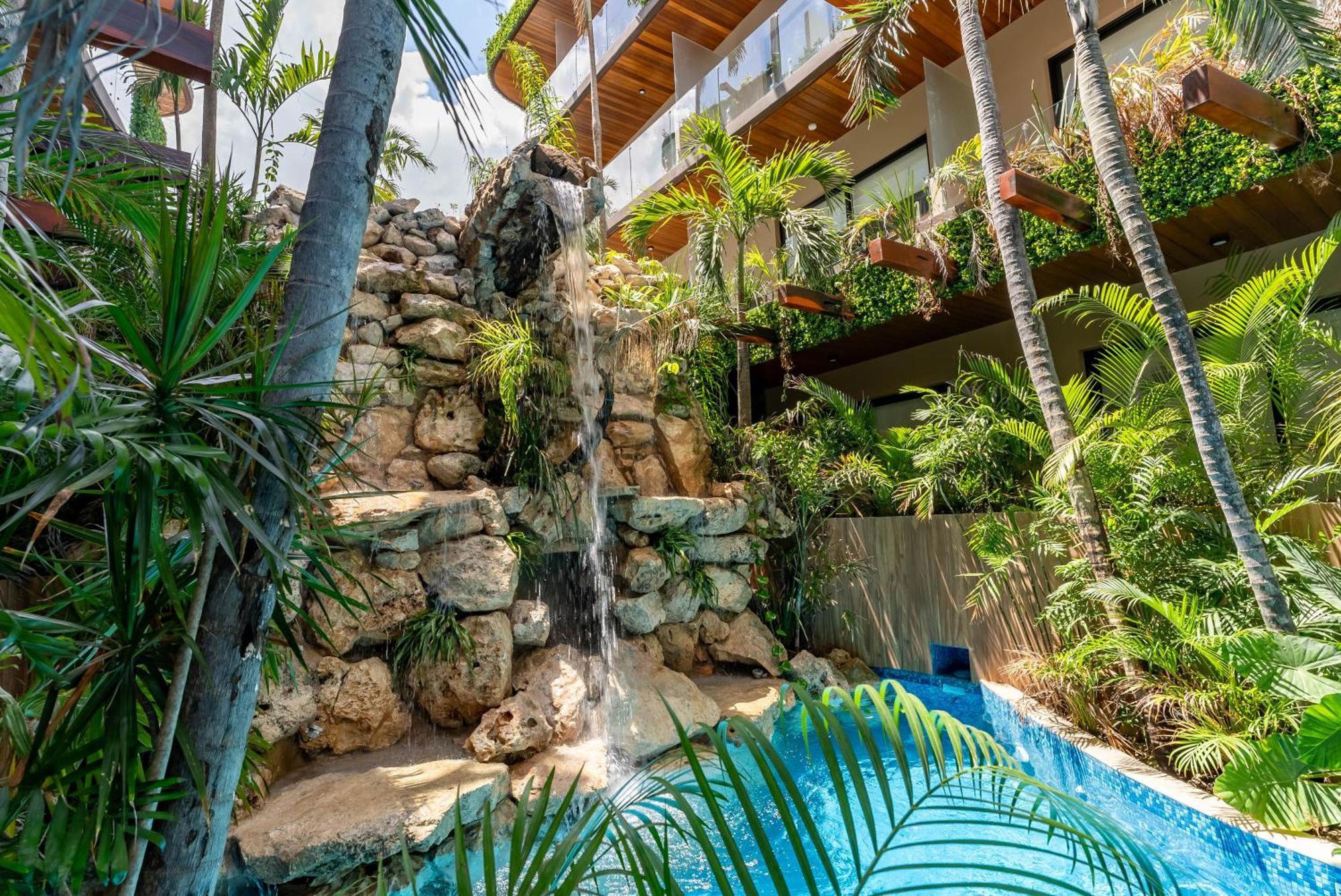 Menesse Apartments Тулум Екстериор снимка